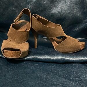 Pedro García slingback tan heels